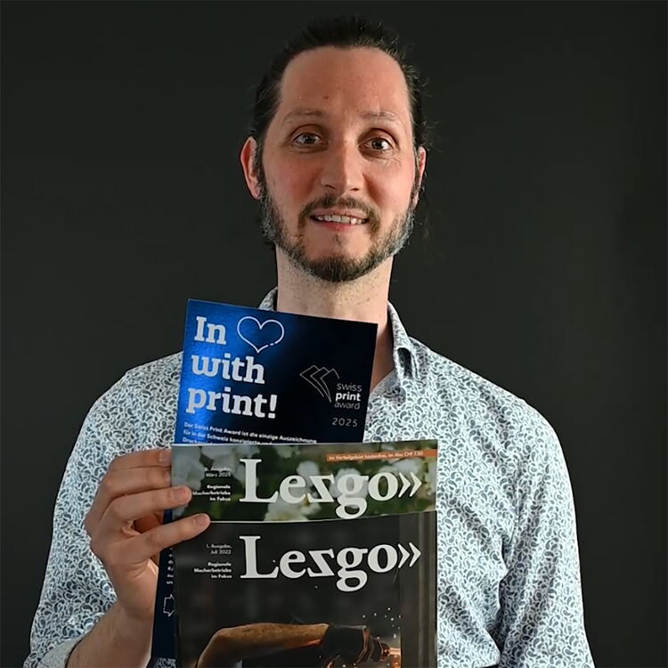 Markus Stutz mit Lezgo-Magazin und der Nomination zum Swiss Print Award 2025